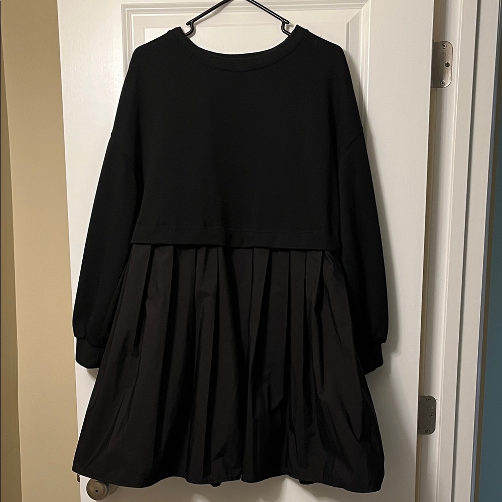 Stylish Black Pleated Dress - Picture 4 of 16